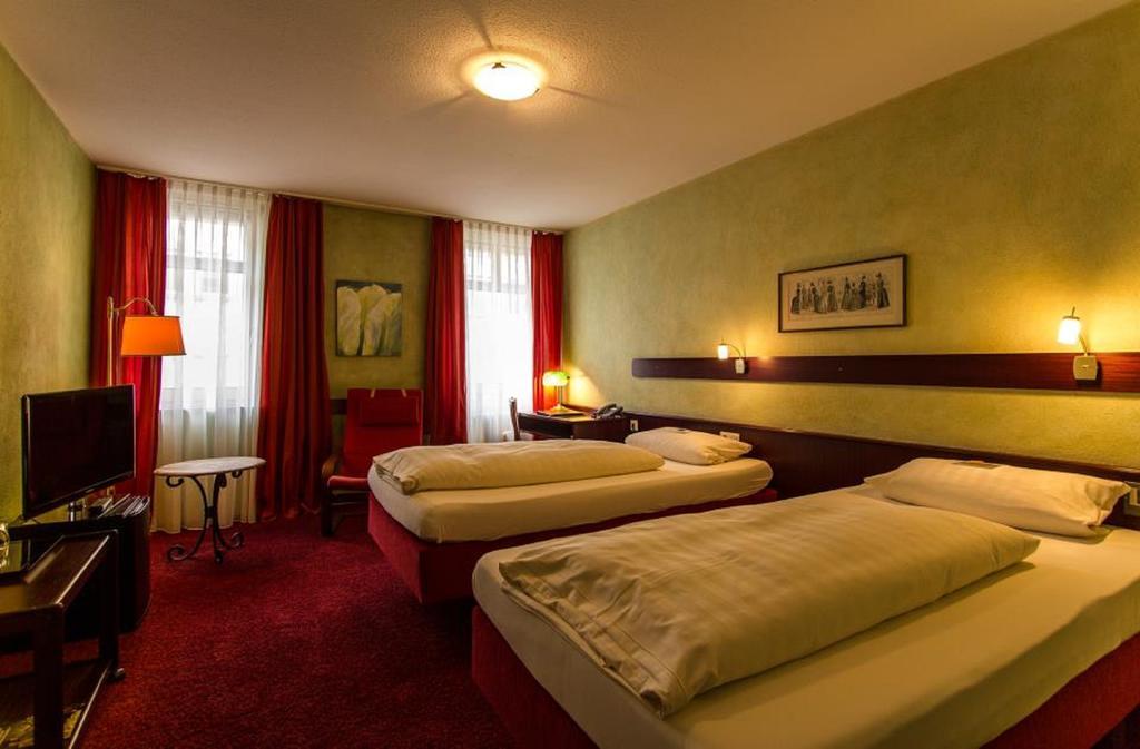 Stadt-Hotel Loerrach Gbr Zewnętrze zdjęcie